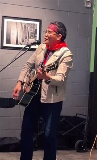 In Between Days - The Cure #acousticcover #thecure #openmic