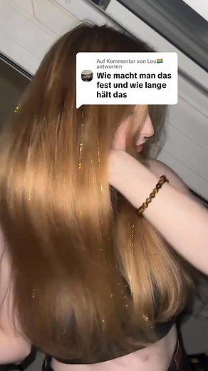 4.2K views · 24 reactions | Antwort auf @Lou️‍ Hier das versprochene Tutorial für das Haar Lametta ✨bei mir hält das ganze so ca 1-2 Tage mit der Methode, am Ende kann ich es einfach ganz normal raus kämmen und wieder verwenden. ❤️ #hair #hairtinsel #lametta | Dinahdoeslife | Facebook