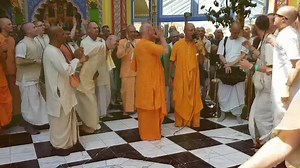 Ever seen dancing Monks?! 🕺🏼 | Sivarama Swami