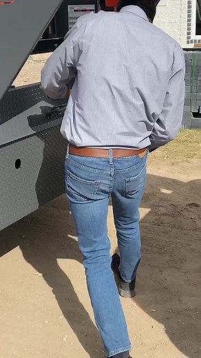 Hauling construction equipment? Get the FHZ Heavy Duty Flatdeck! #trailer #trailers #new #horizontrailers