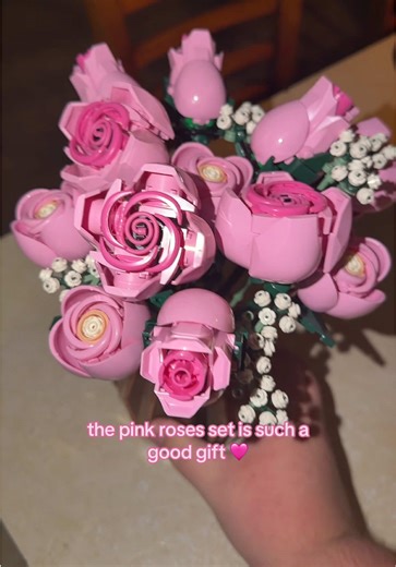 send this to your lover :) or tag them 🩷🤍 #fyp #lego #foryou #roses #pinkroses