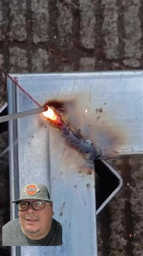 Which is the correct way to weld: tack weld or continuous weld? #welding #jjherreriaymas #metalwork
