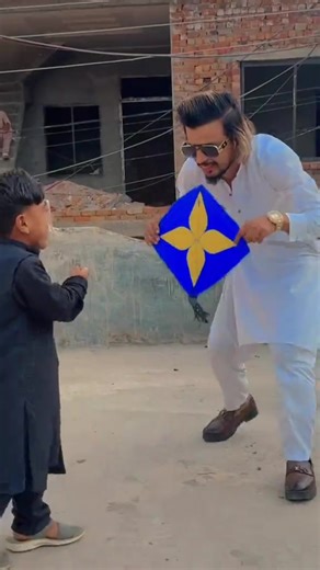 Malik Don k size k be gudday banwa liay 🪁 #malikdon #pindiboy #basant #ahmedbutt #abkites