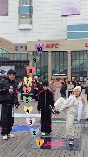 이거가능? 어디까지 올라가는거예요😧#춤추는곰돌 #춤추는곰돌의랜덤댄스 #dance #kpop #music #댄스 #afstarz #flex #flexibility #이거가능 #유연성
