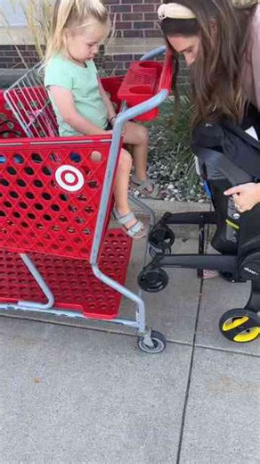 How to take two kids grocery shopping without stress