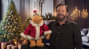 Winston and I wanted to wish you a Very Merry Christmas this holiday season! From our stage to your home—Merry Christmas & Happy New Year! ❤️🎅🐢 #TerryFator #winstontheimpersonatingturtle #MerryChrsitmas #Christmas2025 | Terry Fator