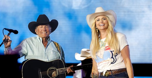 This Country Star Paid Tribute to George Strait With a Perfect Performance of “Run”