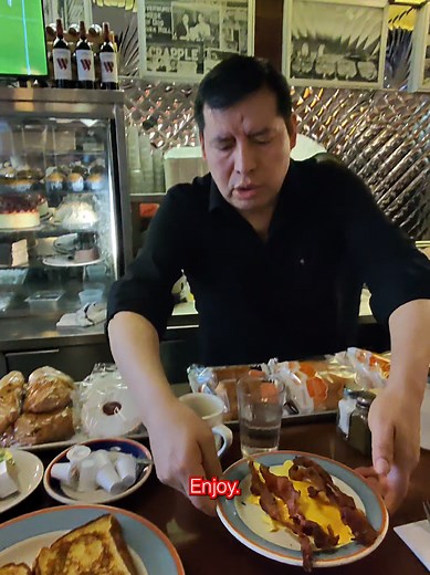 Breakfast at a NYC Diner: A Morning Delight