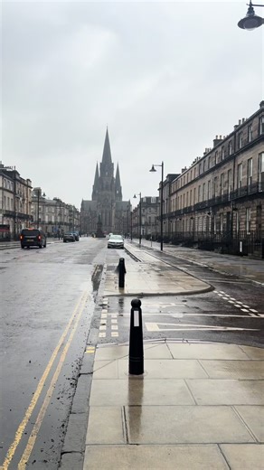 Exploring Edinburgh's Tram System: A Visitor's Guide