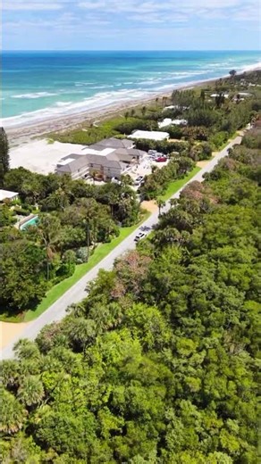 Cruising Jupiter Island on a day like this… this is why people move here 🌴☀️🌊