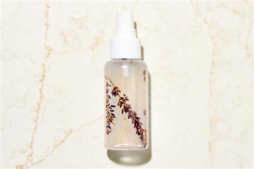 I Just Learned How to Make a "Heavenly" DIY Linen Spray, and My Home's Never Smelled Better