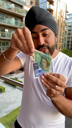 Plastic money hack😱💸🃏 #magicsingh #magic #magicians #moneyhack #hacklife