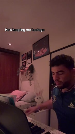 Close your ears and listen🕺🏽 This is Firework by Katy Perry hope you like it🫶🏼 #foryou #singing #firework