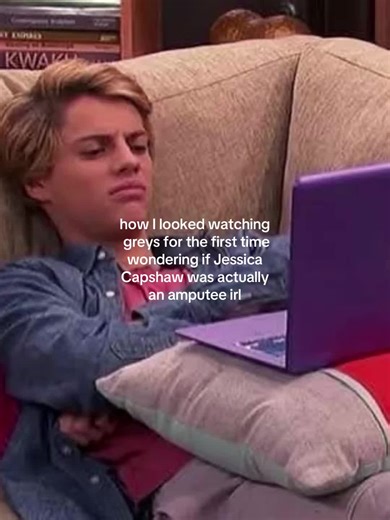 I still don’t understand how they filmed the scenes where you can clearly see Arizonas missing leg 😭 🤔🤔#greysanatomy #arizonarobbins #CapCut