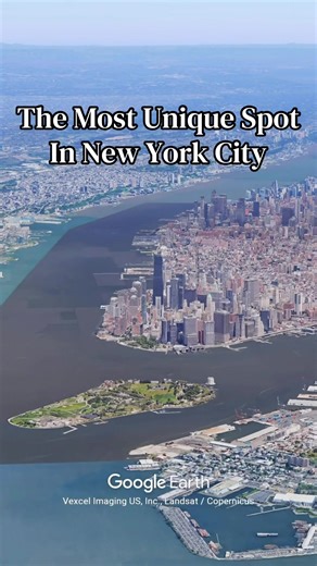 Little Island is one of NYC’s most unique parks, built above the Hudson River on floating tulip-shaped pillars. With skyline views, gardens, and live performances, it’s become a favorite escape in Manhattan. #newyorkcity #nyc #manhattan #realestate #tourism