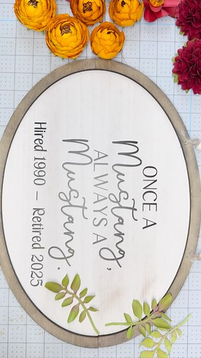 ✨ From blank canvas to blooming beauty! ✨ This oval sign from @hobbylobby got the full Photo Fab Paper Flowers treatment — custom vinyl lettering, lush paper leaves, and gorgeous blooms layered one by one. About 90 minutes of arranging, re-arranging, and making magic 🌸🍃 (the most fun and stressful 😆 part of any client order, if you ask me!). Cheers to Donna on her retirement from the Governor Mifflin School District here in Pennsylvania — may your next chapter be as bright and beautiful as th