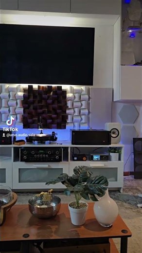 kef r5 meta B&K M200 Monoblocks Mcintosh C40 Pro-ject Genie 1.3 #audiophile #life #music #hifi #love