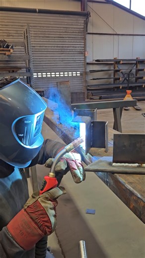 ⚡️ Soudure montante avec Fronius TransSteel 5000 Pulse 👌 #welding #welder #weld