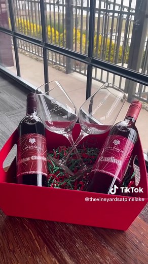 Build a wine gift basket with us! 🍷🎄 #winebasket #wine #christmasgiftideas