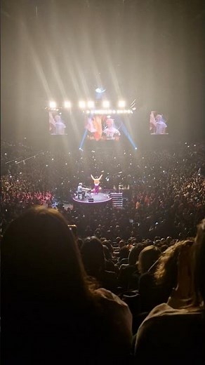 Jacob Collier and Chris Martin at the O2 Arena (London 2024) #JacobCollier #ChrisMartin