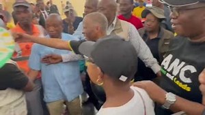 Soweto is buzzing as Cde President Thabo Mbeki visits Jabulani Mall in Soweto. #LetsDoMoreTogether #VoteANC2024 #VoteANC 🖤💚💛 | MyANC