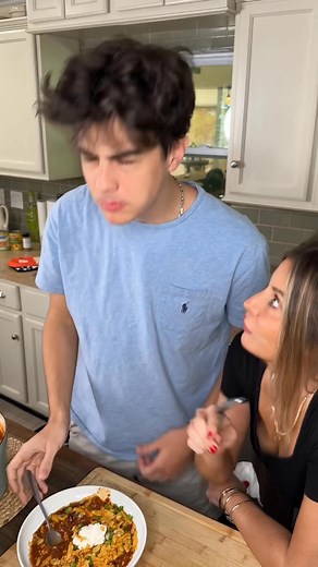 It’s chilly out so let’s make some chilli! https://melissajorealrecipes.com/chili/ | Melissajorealrecipes