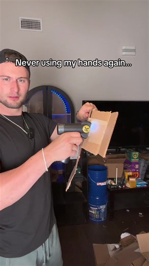 The fact it can cut two at the same time is crazy 🤯 #boxcutter #cordless #scissors #tiktokshopblackfriday #tiktokshopcreatorpicks