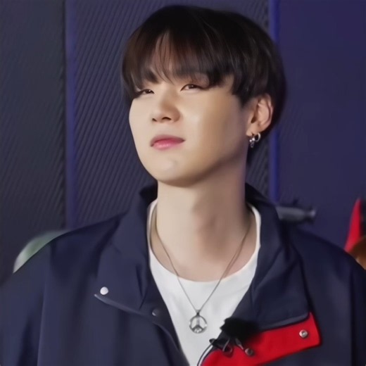 bro ,you forgot who is standing in front of you 😎..#suga#bts