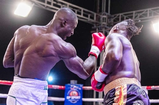 Watch how Nigerian boxer Rasheed Idowu knocked out Bastie Samir twice in UBO title fight