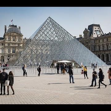 La Pyramide du Louvre : pourquoi a-t-on choisi cette forme ?