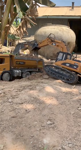 21K views · 425 reactions | RC Construction Machine In Action | RC World | Facebook