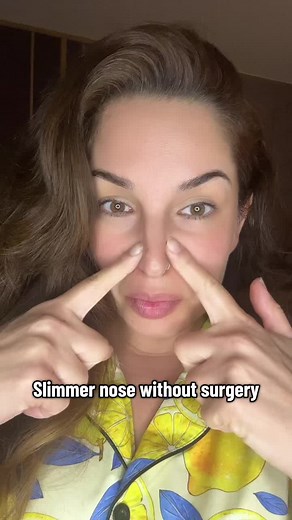 ✨ Want a more sculpted, slimmer nose without surgery? ✨ Regular lymphatic drainage massage can help reduce puffiness and fluid retention, giving your nose a more defined look! By stimulating circulation and detoxifying the skin, this simple technique can enhance your natural beauty. 💆‍♀️✨ Save & try this! 💖 Do you massage your face daily? Let me know in the comments! 👇 . . . . #faceyoga #facemassage #lymphaticdrainage #naturalfacelift #facialmassage #sculptedface #slimmingnose #skincareroutin