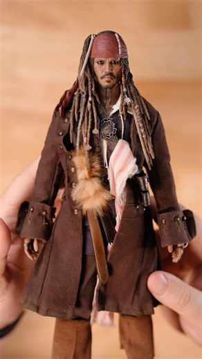 Building the ULTIMATE Jack Sparrow! Hot Toys DX06 Review & Artisan DX39 Kitbash Plans