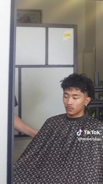 Wavy Mullet Haircuts: Stylish Trends for Modern Looks