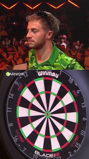 Michou's dart disappeared 😂