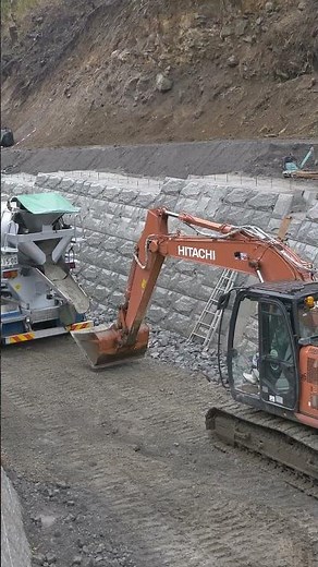 1トンの大型ブロックを積み重ねて、堅牢な護岸を築くプロセス。 #土木