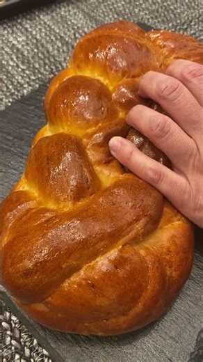 How to make a beautiful loaf of Braided Sweet Bread! This bread is soft & fluffy! Recipe see below!