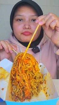 makan mie gacoan + saos samyang #mukbang #indomiepedas #miepedas #makan #samyang