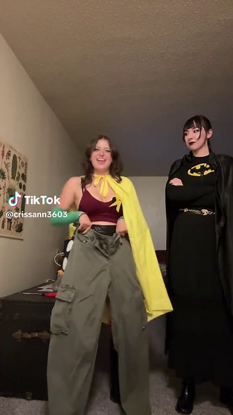 let’s get grooving #batman #robin #halloweencostume @⋆.˚✮Angel✮˚.⋆ | halloween costume