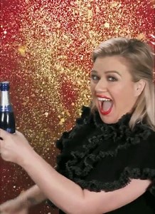 13K views · 2.4K reactions | CHEERS TO 2020!! 壟 #HappyNewYear | The Kelly Clarkson Show | Facebook