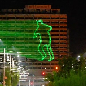 Long-range flex anywhere with new LaserCube. Click to learn more and shop https://bit.ly/2Y0Qv89 | Wicked Lasers