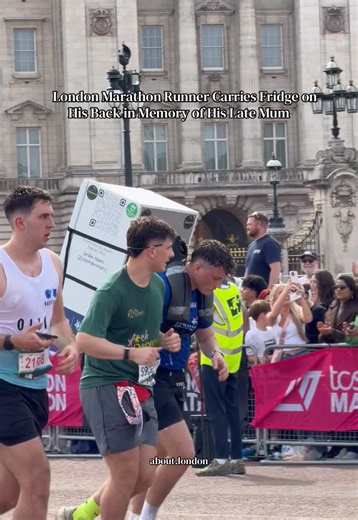 Brothers Cain and Jordan Adams ran the London Marathon, with Jordan carrying a fridge on his back in memory of his late mum and to raise awareness of frontotemporal dementia @TheFTDBrothers @TCS London Marathon #londonmarathon #london #marathon #fyp #tcslondonmarathon