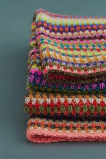 20 Scrap Yarn Blanket Ideas (Free Patterns)