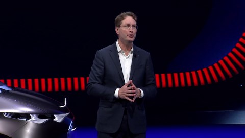 Mercedes-Benz V-Class detailed review at Auto Shanghai 2025