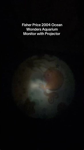 Fisher Price 2004 Ocean Wonders Aquarium Monitor with Projector