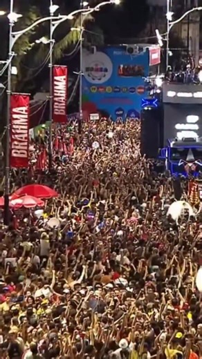 PT na Câmara | Presidente Lula pulando ao som do navio mais carnavalesco da Bahia: Baiana System! Temos sim o melhor presidente e eu posso provar! ❤️🇧🇷 | Instagram