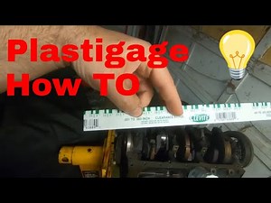 Using plastigage to inspect rod bearings clearance and main bearing clearance