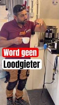 Als Loodgieter Anouar zijn Nespresso ontkalkt. KOFFIEAPPARAAT APK