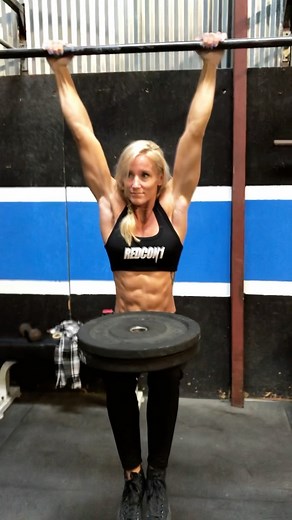 Jes Bowen on Instagram: "Can you tell what my FAVORITE Core Exercise is ?!? 😆 Hanging Leg Holds/Raises, with and without weight are quick but so effective! When I’m short on time but want to work my Core (especially low abs), I will either do 4x20sec Holds or Raises. ❌ Bonus Tip ❌ Add weight to the Holds! . And if it’s all super hard at first, don’t quit! Keep trying and holding for just a few seconds. It will add up and you’ll see progress over time. 💪🏽😊 . . . . #fitnessmotivation #fitness 