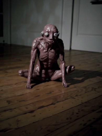 This Alien Creature Just Showed Up… Now It Won’t Leave! #alien #creature #paranormal #area51 #ufo #breakingnews #aliensighting